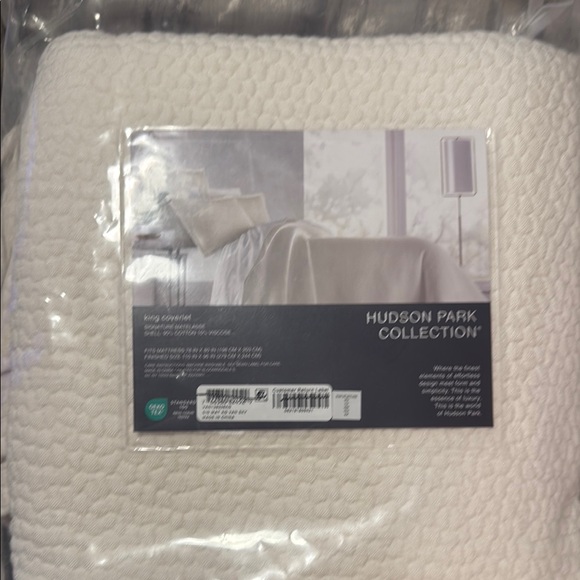 Hudson Park Collection Signature Matelasse King Cover Coverlet - Picture 2 of 8